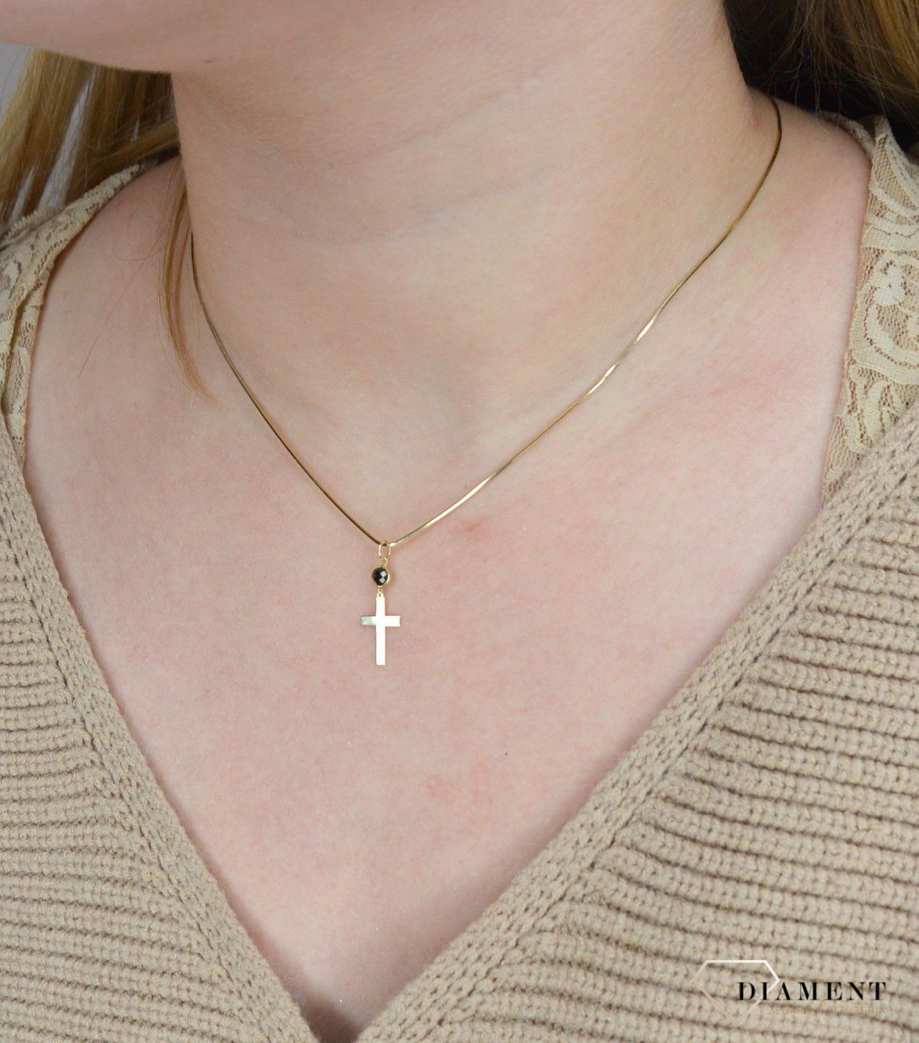 Złota zawieszka 585 krzyżyk cyrkonia ZA 5534 585.jpg